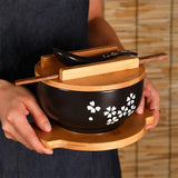 Bol japonais ramen noir avec support en bois