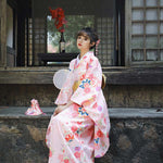Kimono japonais femme traditionnel rose