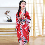 Kimono japonais fille rouge
