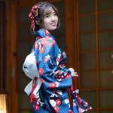 kimono japonais traditionnel femme motif chat