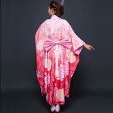 Kimono japonais traditionnel rose